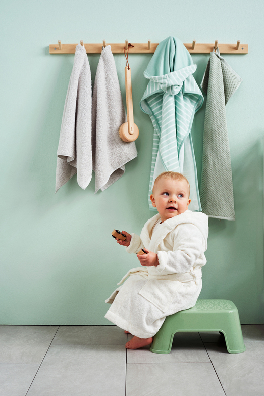 Orthex kid's step stool