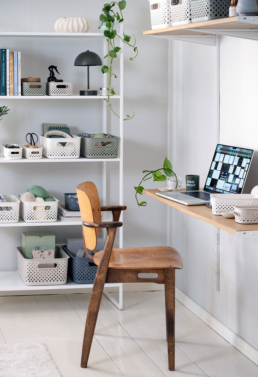Office desk, SmartStore Essence baskets in the back